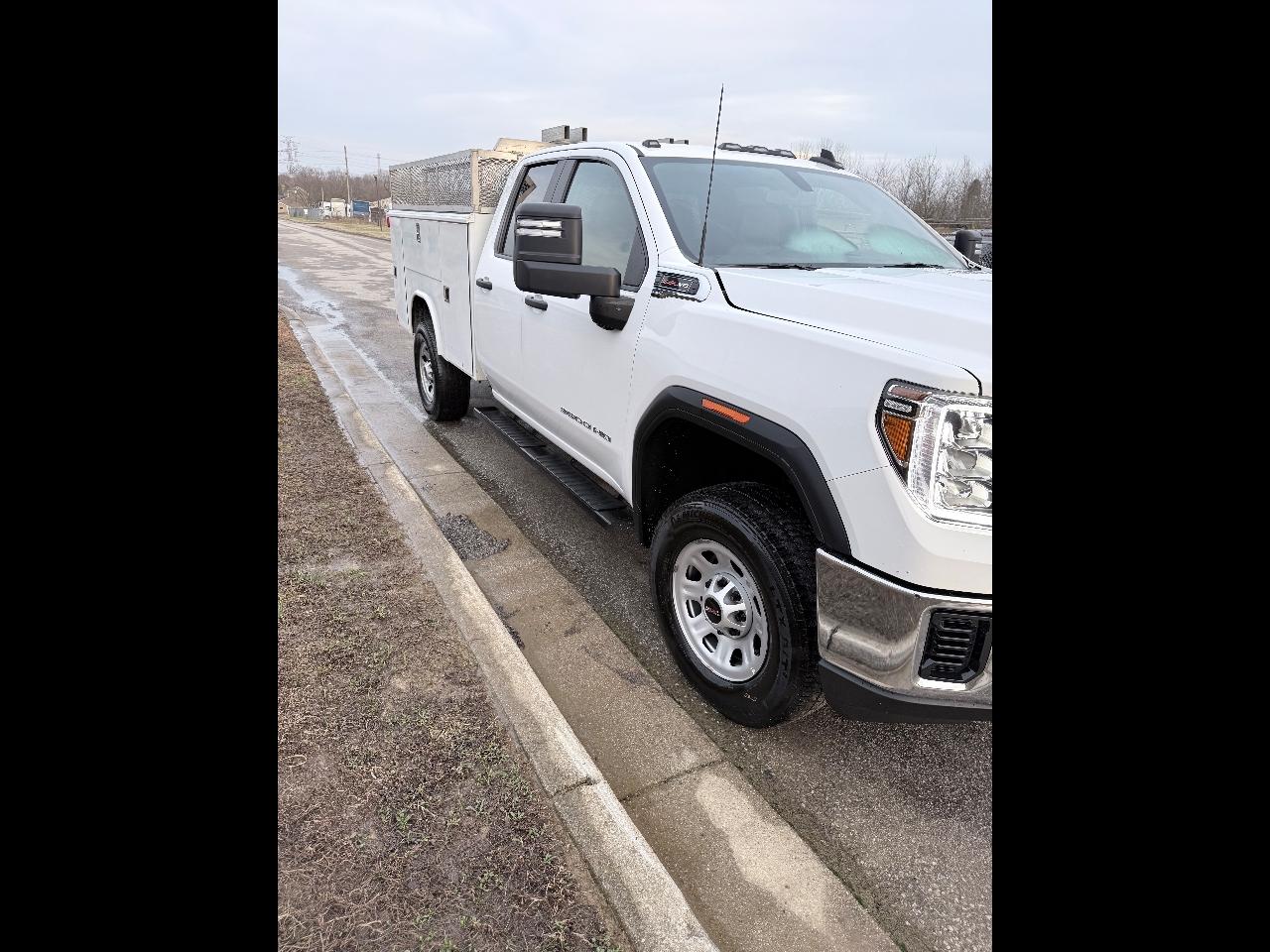 GMC Sierra 3500HD Pro Double Cab 4WD 2022
