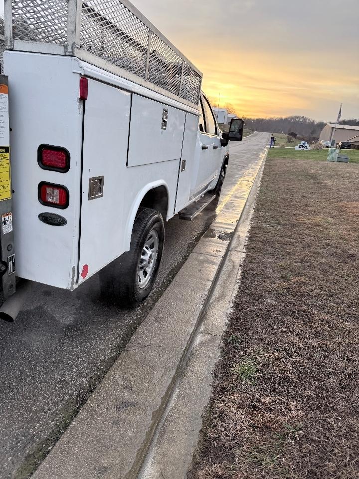 GMC Sierra 3500HD Pro Double Cab 4WD 2022