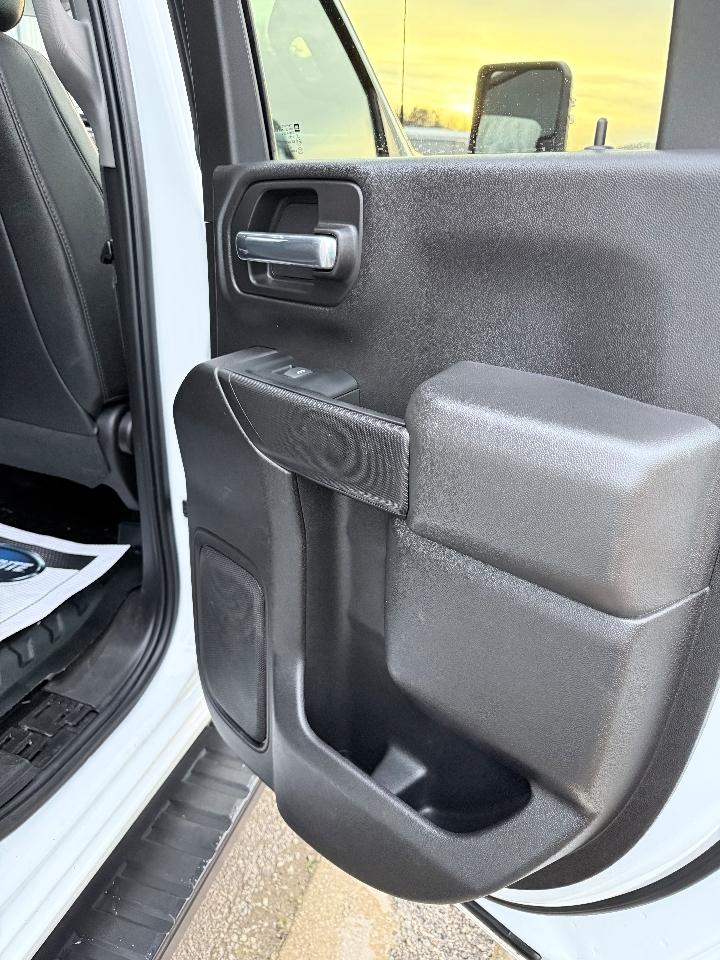 GMC Sierra 3500HD Pro Double Cab 4WD 2022