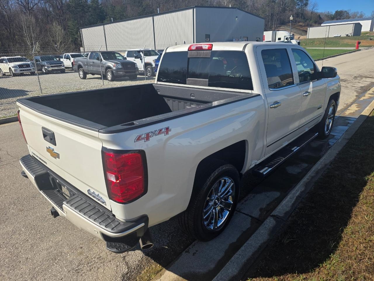 Chevrolet Silverado 1500 4WD Crew Cab 153.0" High Country 2015