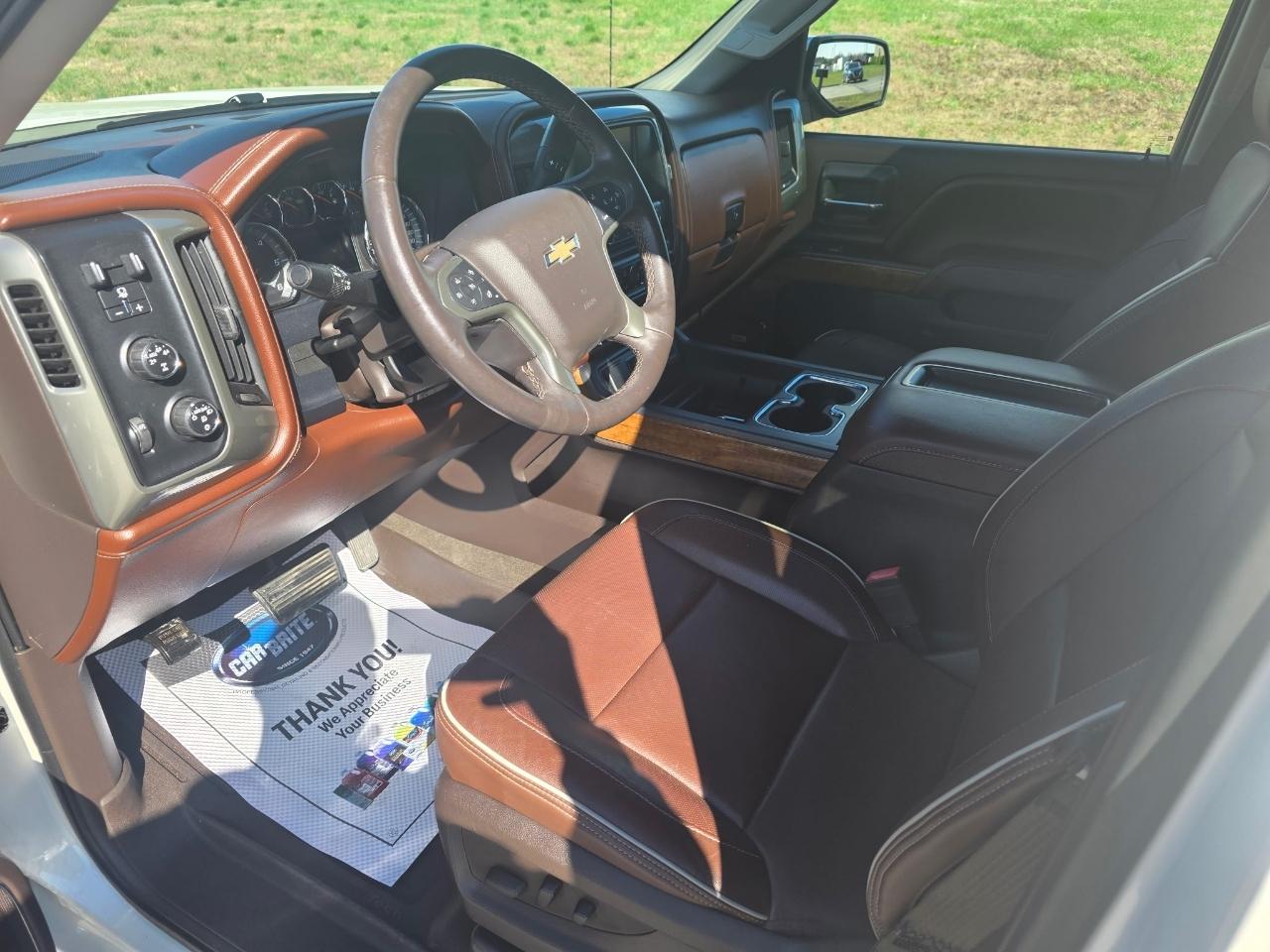 Chevrolet Silverado 1500 4WD Crew Cab 153.0" High Country 2015