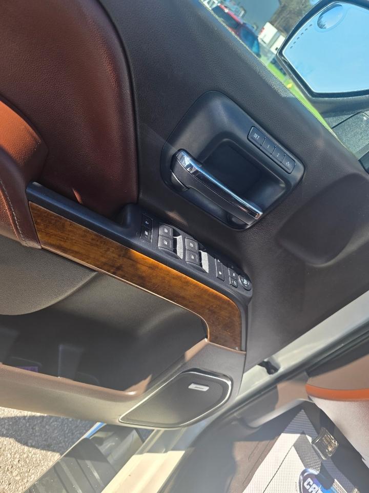 Chevrolet Silverado 1500 4WD Crew Cab 153.0" High Country 2015