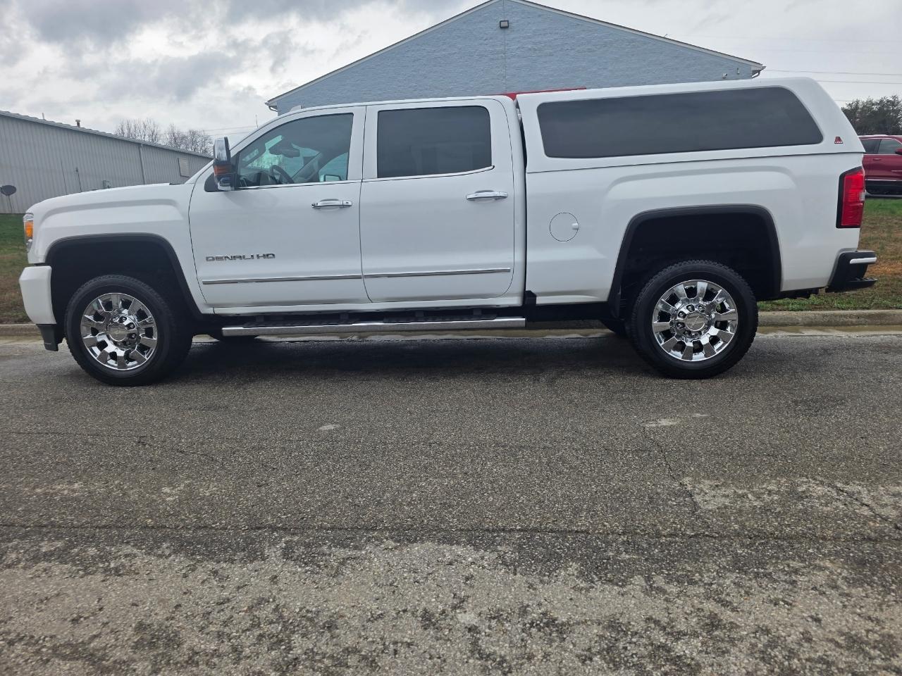 GMC Sierra 2500HD Denali Crew Cab 4WD 2016