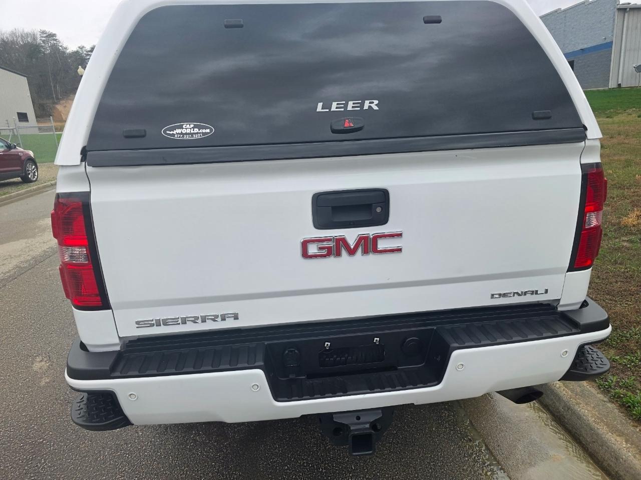GMC Sierra 2500HD Denali Crew Cab 4WD 2016