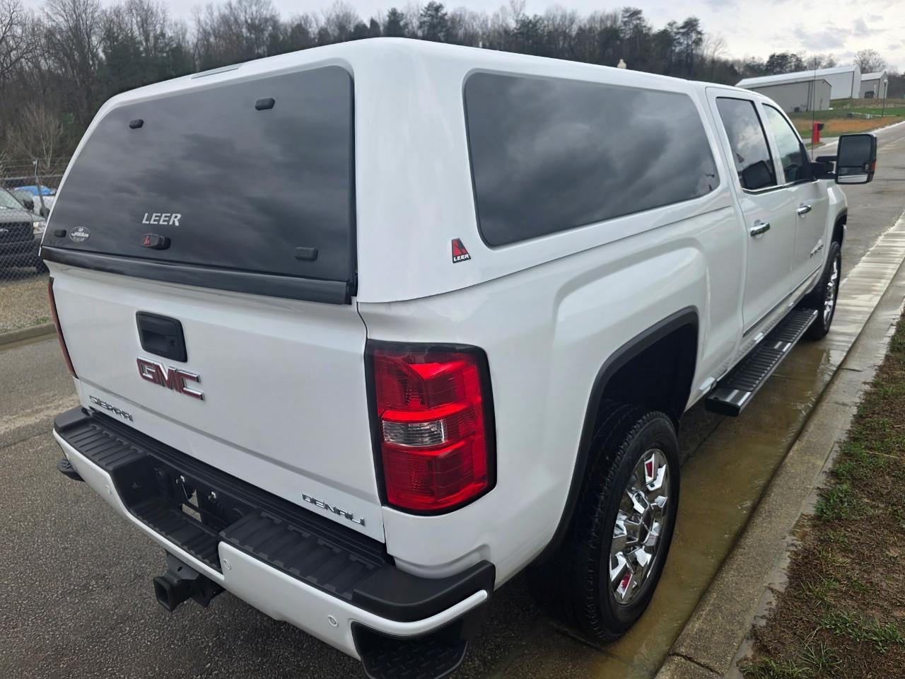 GMC Sierra 2500HD Denali Crew Cab 4WD 2016