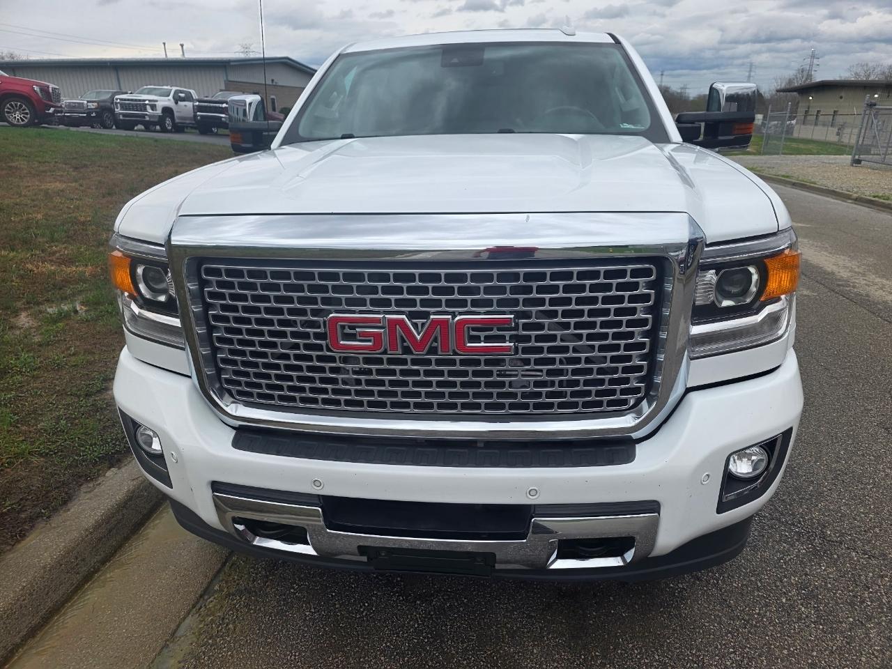 GMC Sierra 2500HD Denali Crew Cab 4WD 2016