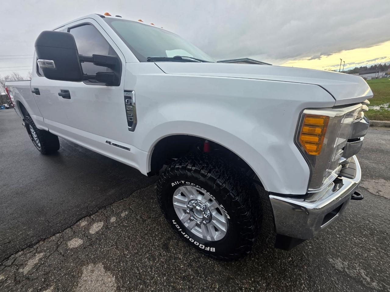 Ford F-250 SD XLT Crew Cab 4WD 2017