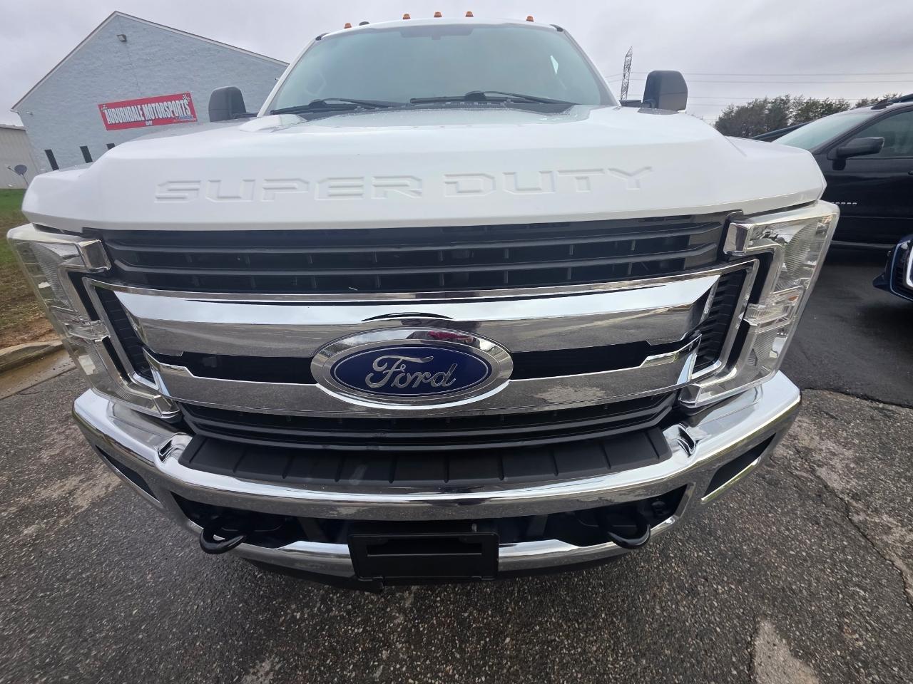 Ford F-250 SD XLT Crew Cab 4WD 2017