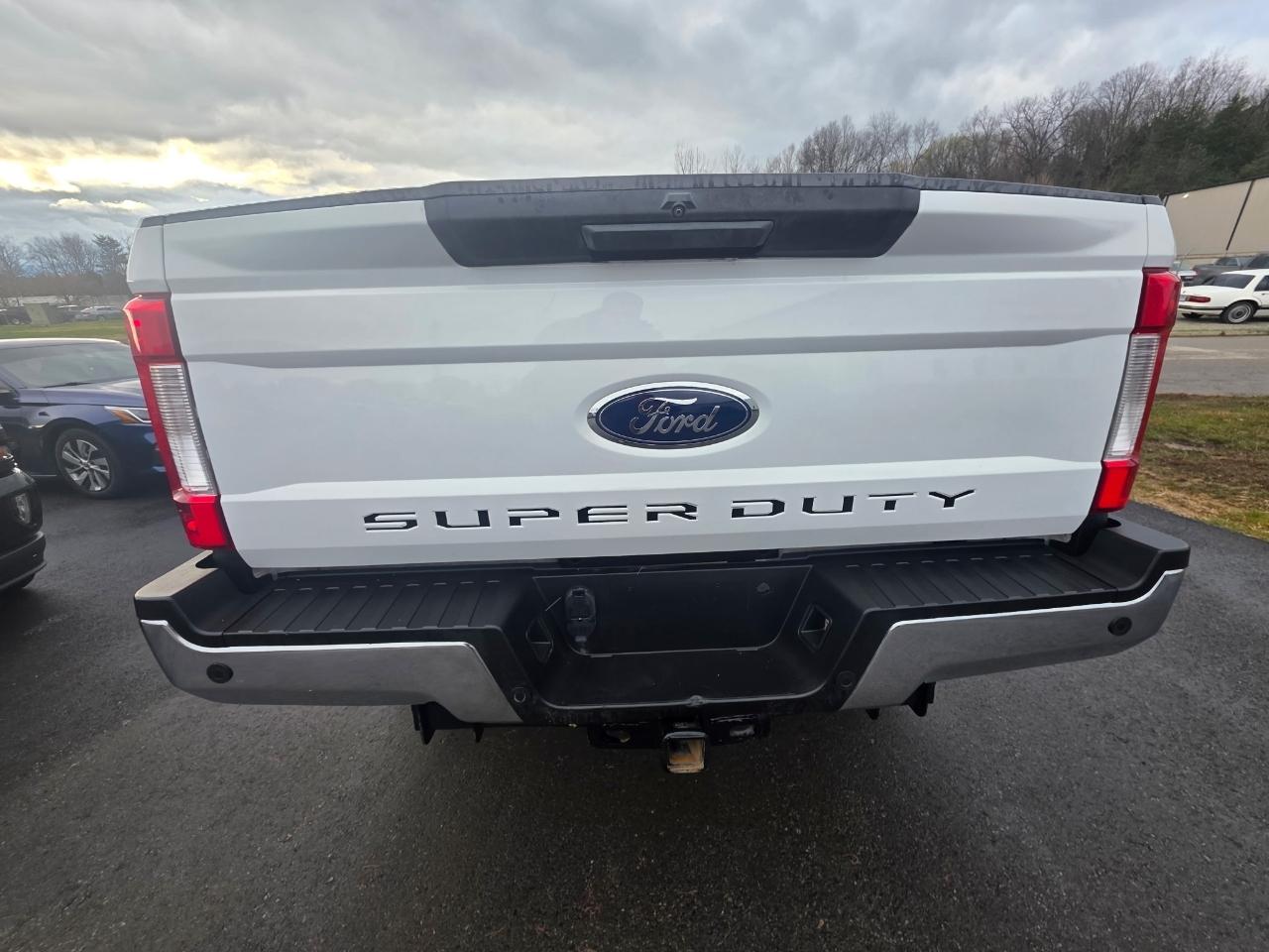 Ford F-250 SD XLT Crew Cab 4WD 2017