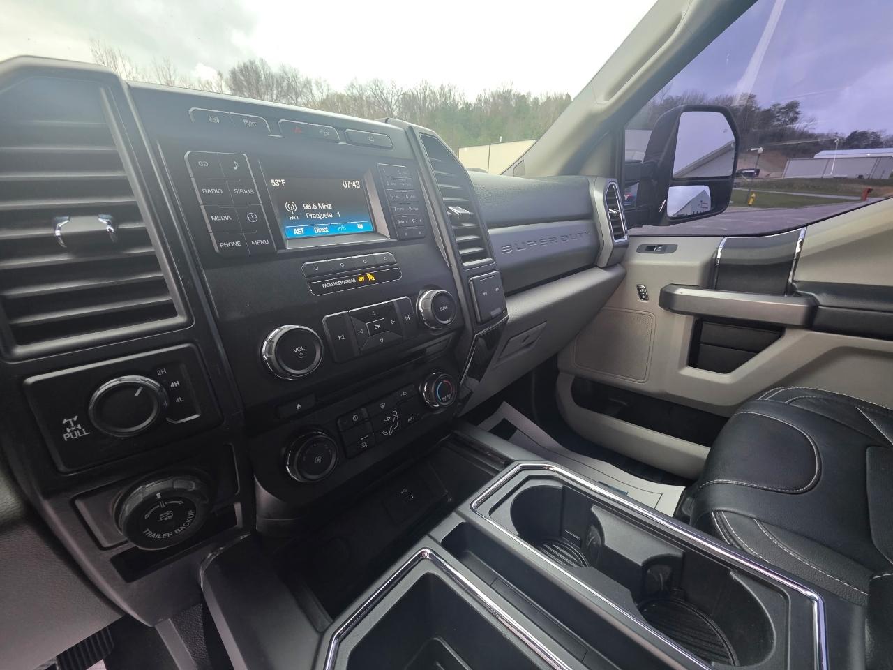 Ford F-250 SD XLT Crew Cab 4WD 2017