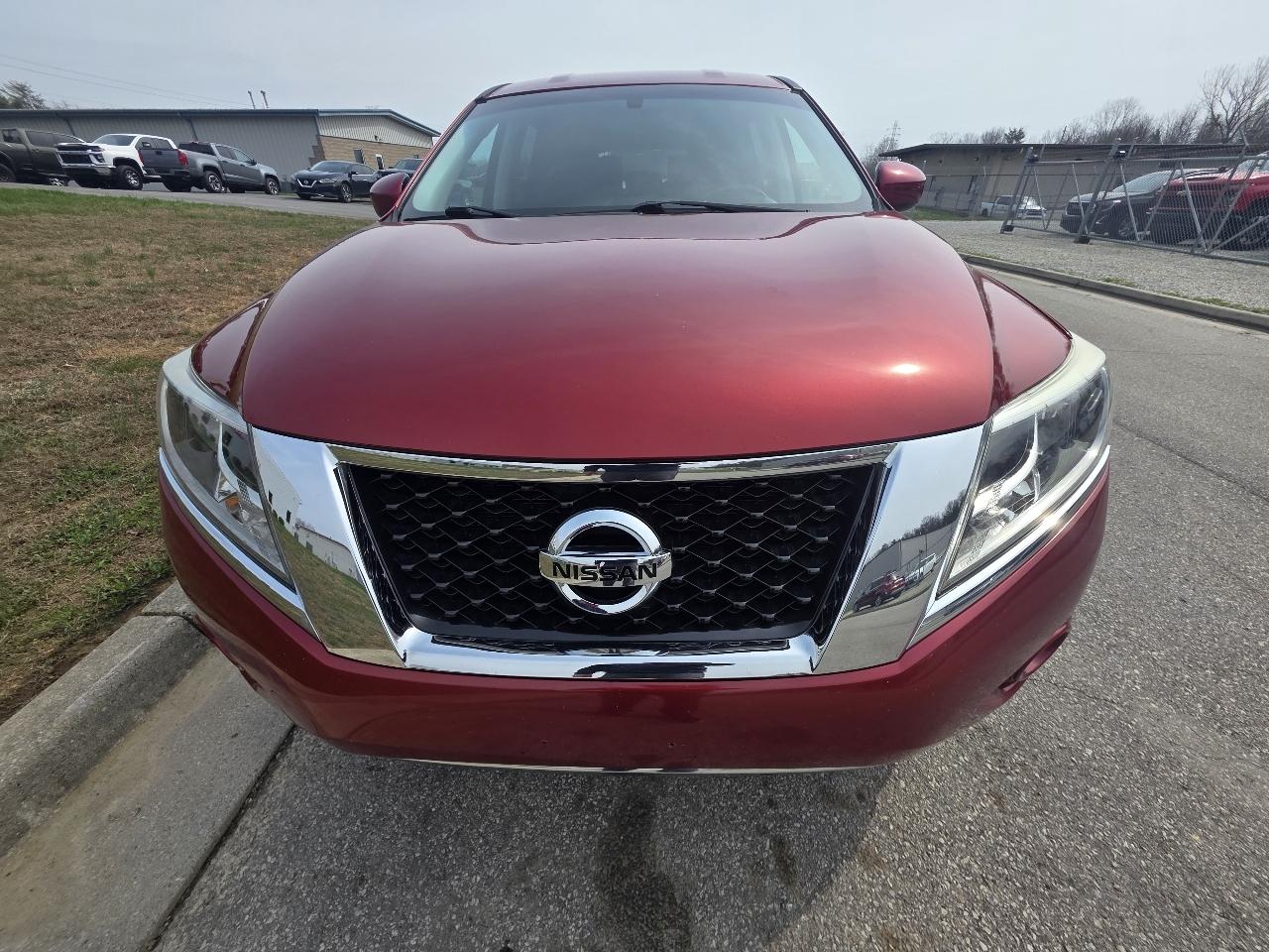 Nissan Pathfinder S 4WD 2014