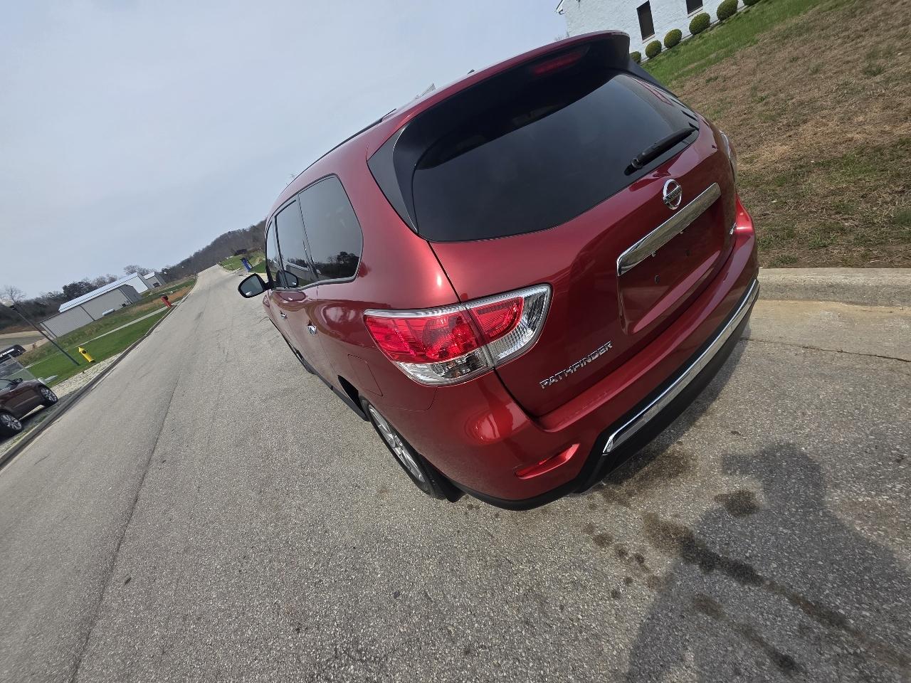 Nissan Pathfinder S 4WD 2014