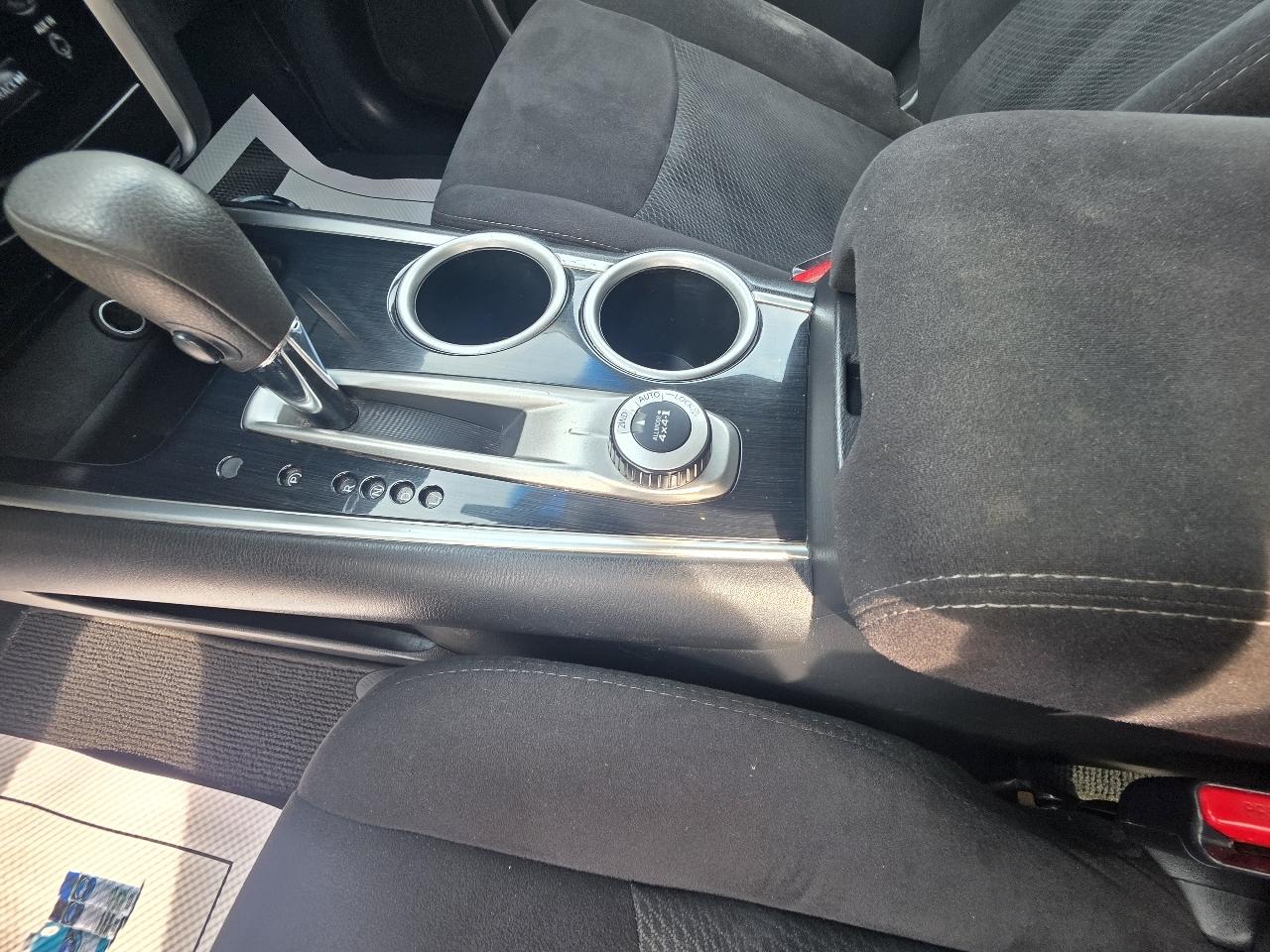 Nissan Pathfinder S 4WD 2014