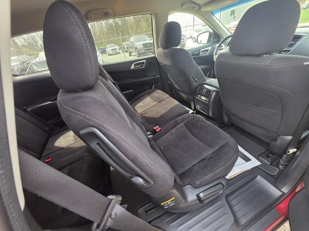 Nissan Pathfinder S 4WD 2014