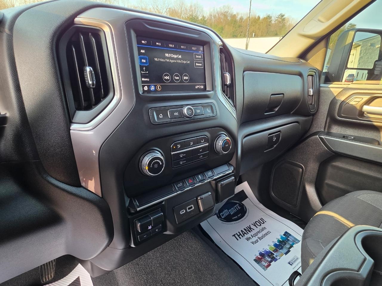 Chevrolet Silverado 2500HD Custom Crew Cab Short Box 4WD 2022