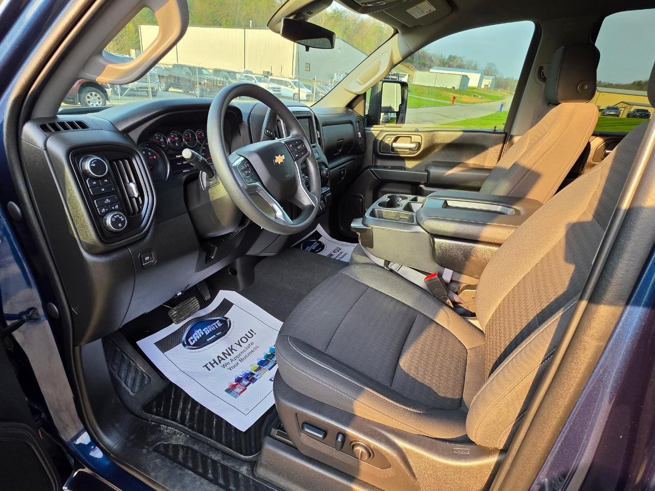 Chevrolet Silverado 2500HD Custom Crew Cab Short Box 4WD 2022