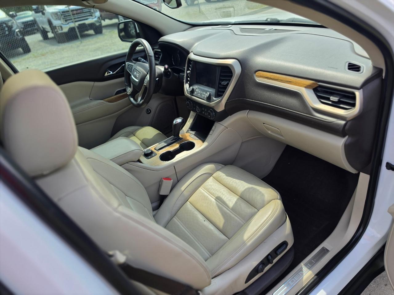 GMC Acadia Denali AWD 2017