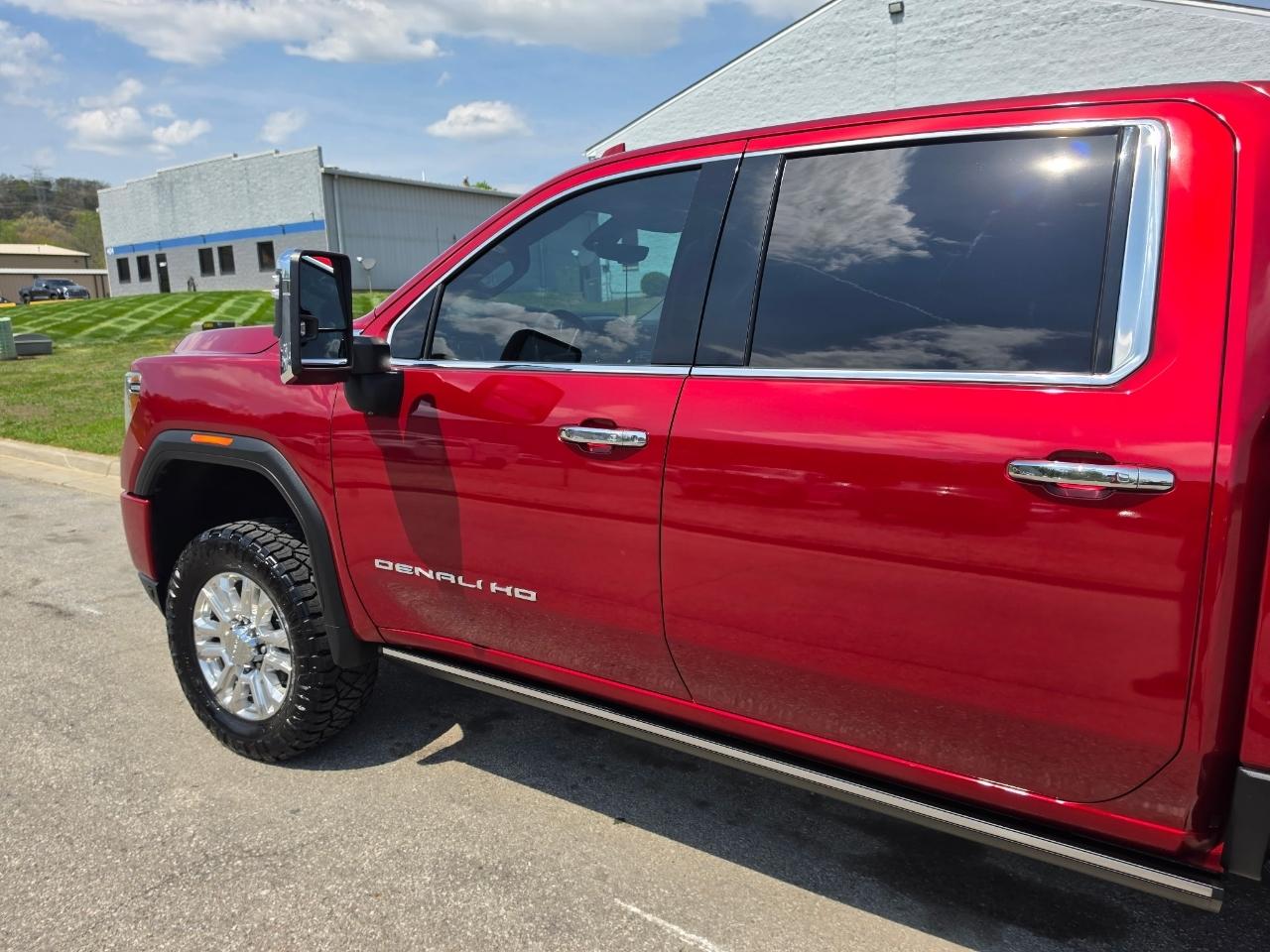 GMC Sierra 2500HD Denali Crew Cab 4WD 2021