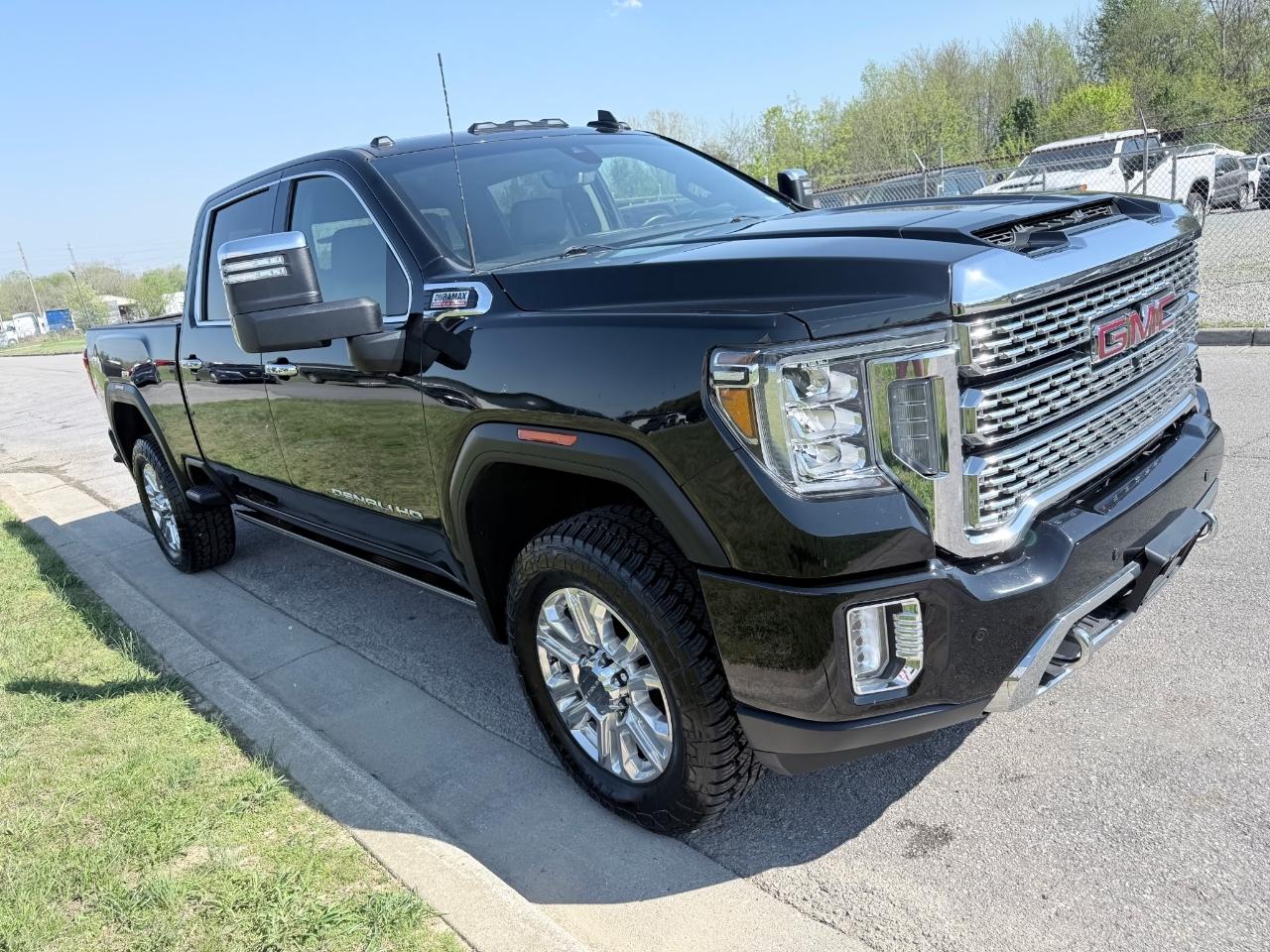 GMC Sierra 2500HD Denali Crew Cab 4WD SB 2023