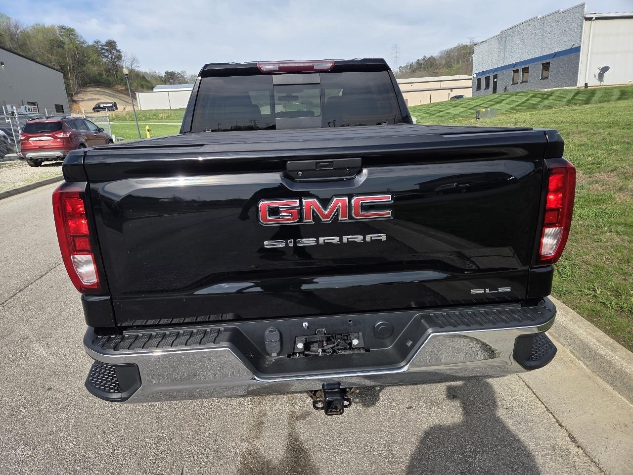 GMC Sierra 1500 4WD Crew Cab 147" SLE 2021