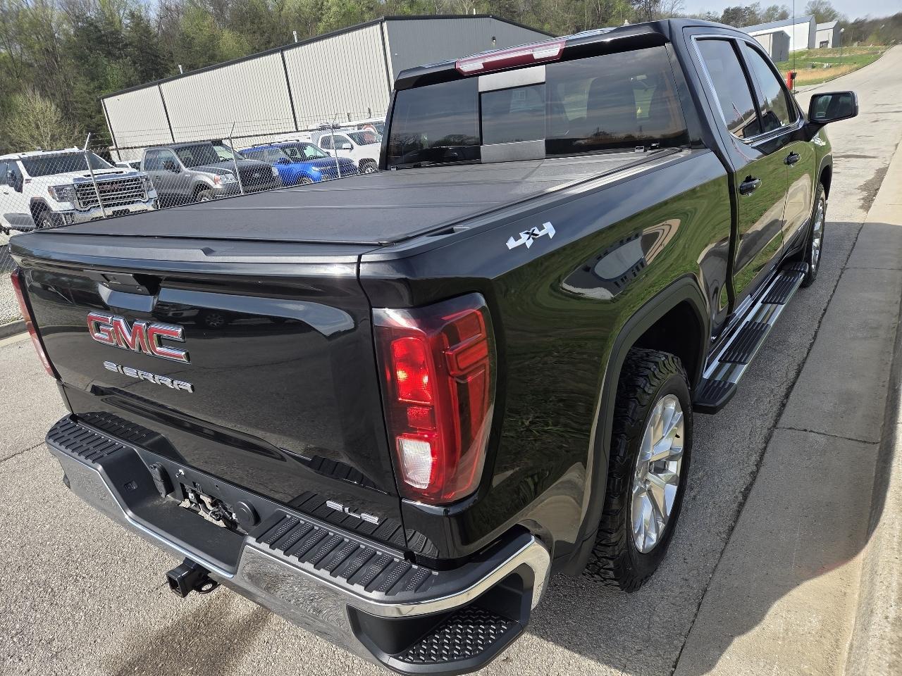 GMC Sierra 1500 4WD Crew Cab 147" SLE 2021