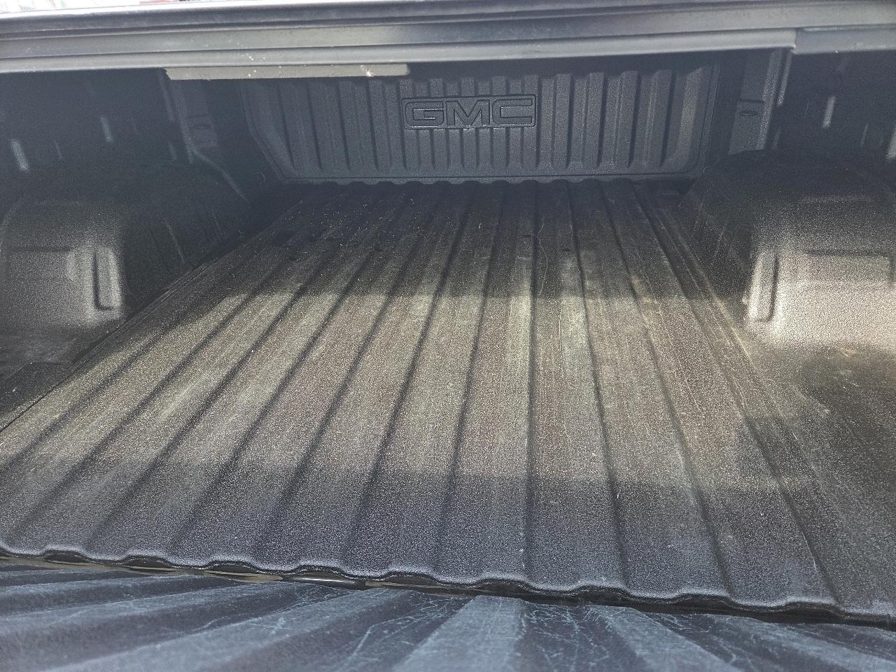 GMC Sierra 1500 4WD Crew Cab 147" SLE 2021