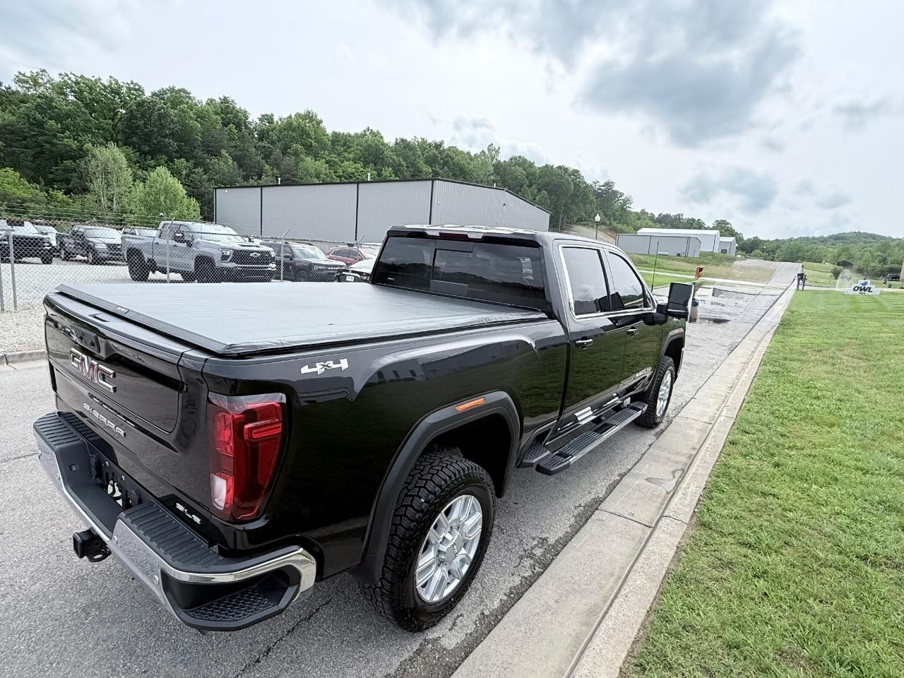 GMC Sierra 2500HD 4WD Crew Cab 153.7" SLE 2022