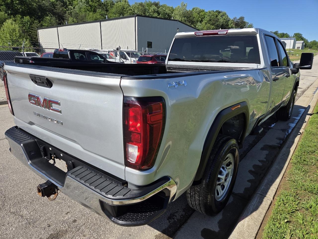 GMC Sierra 3500HD Pro Crew Cab 4WD SB 2023