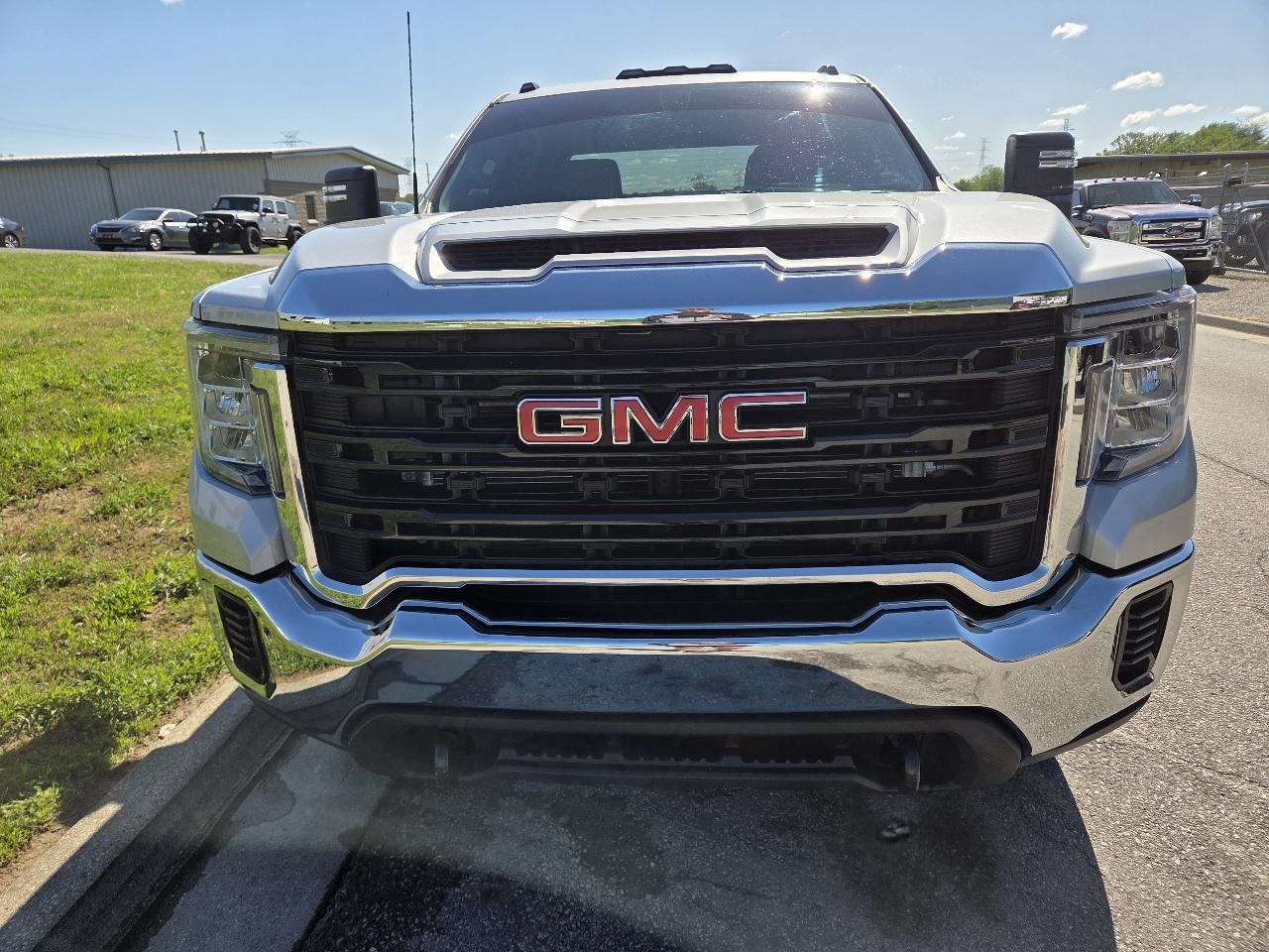 GMC Sierra 3500HD Pro Crew Cab 4WD SB 2023