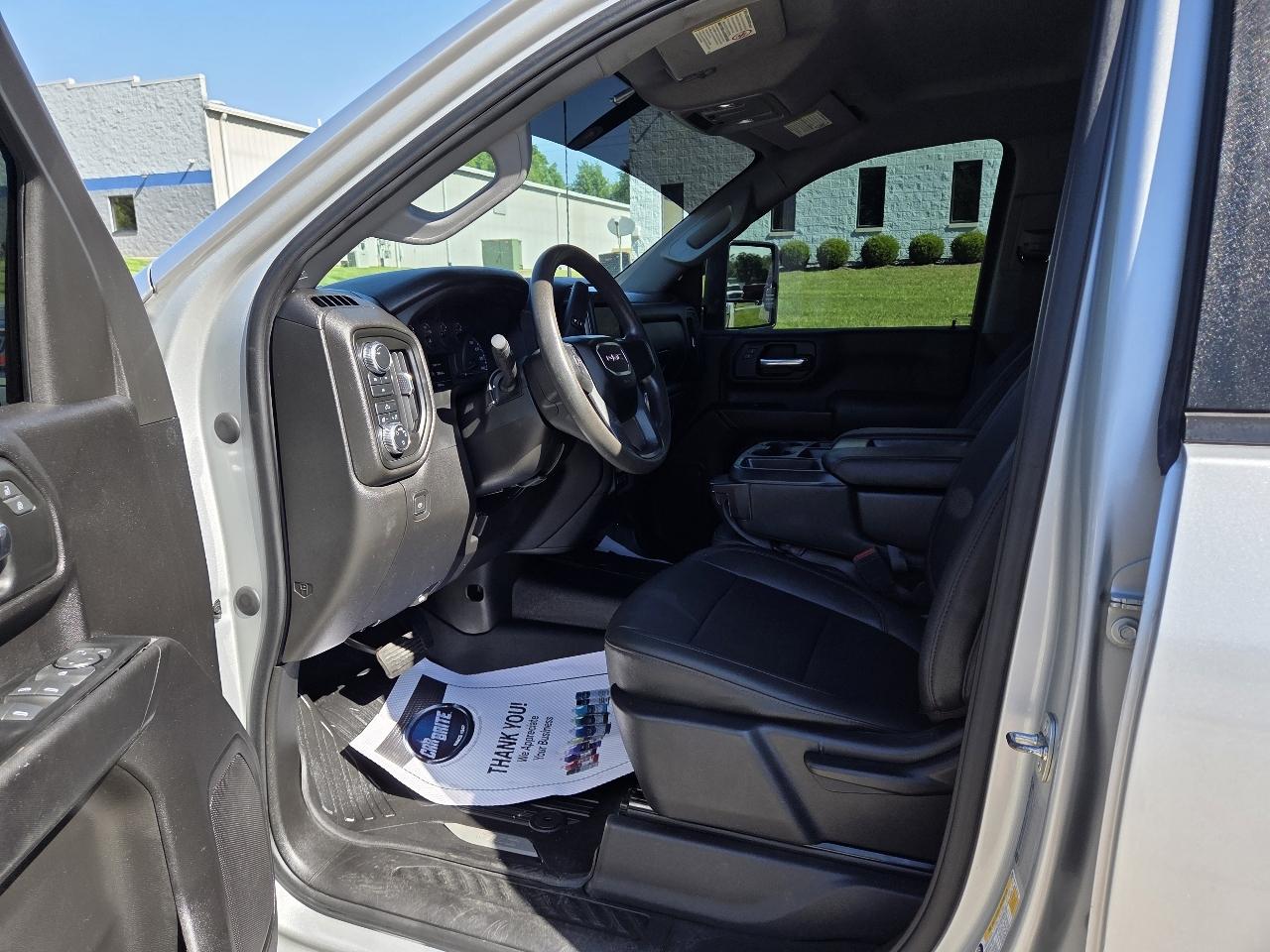 GMC Sierra 3500HD Pro Crew Cab 4WD SB 2023