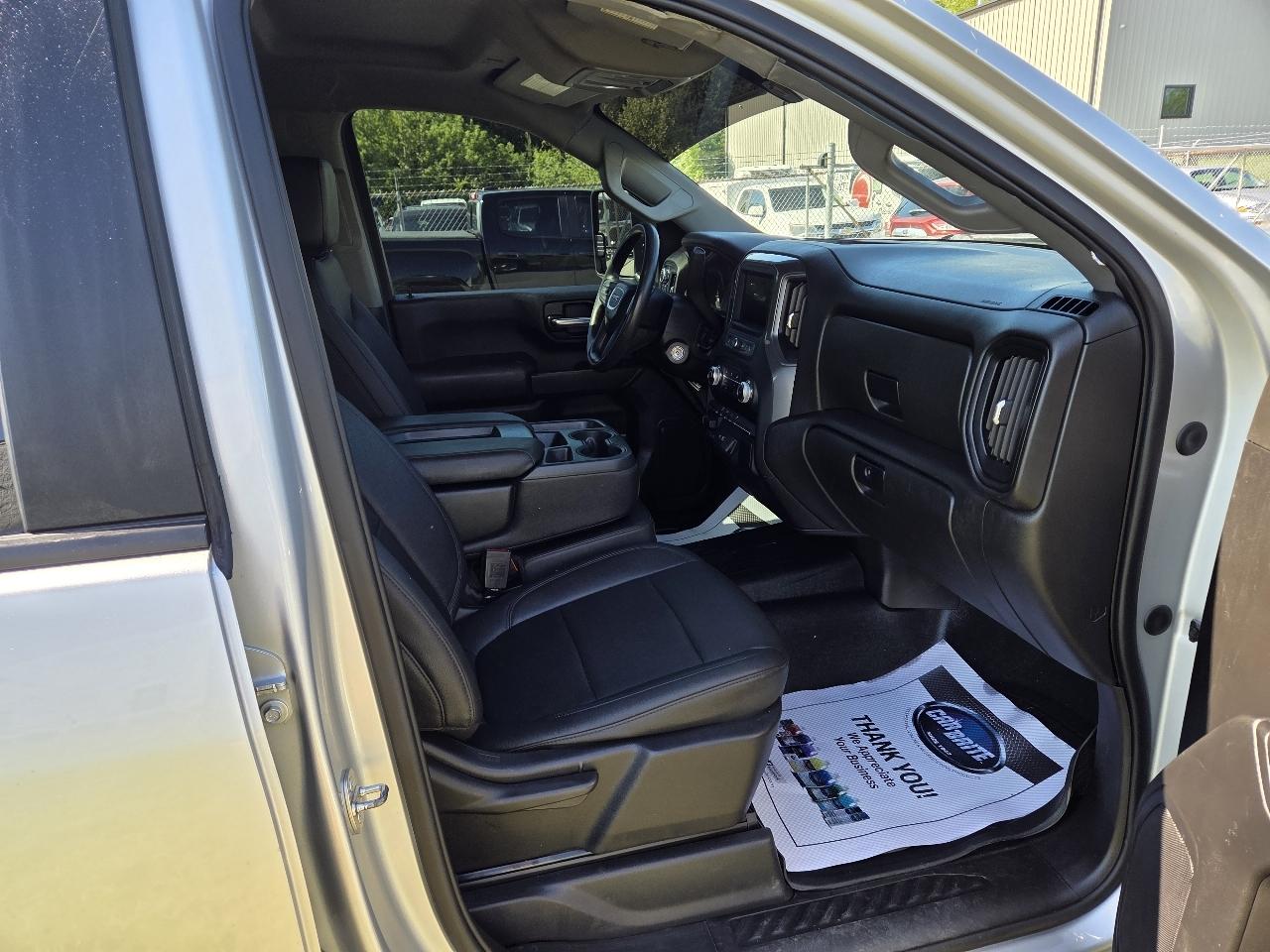 GMC Sierra 3500HD Pro Crew Cab 4WD SB 2023