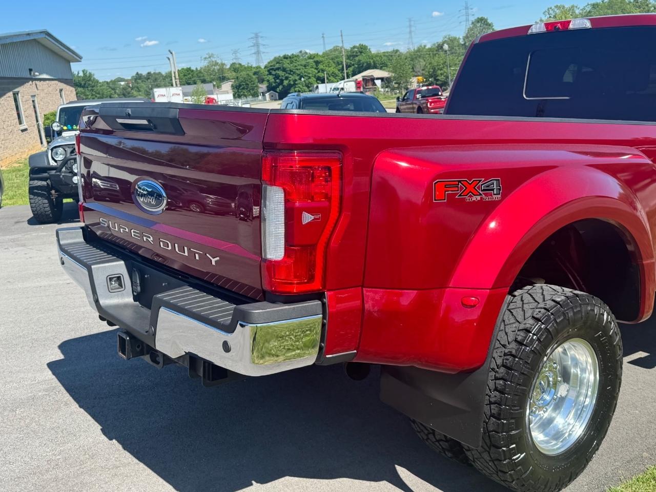 Ford F-350 SD Lariat Crew Cab 4WD DRW 2017