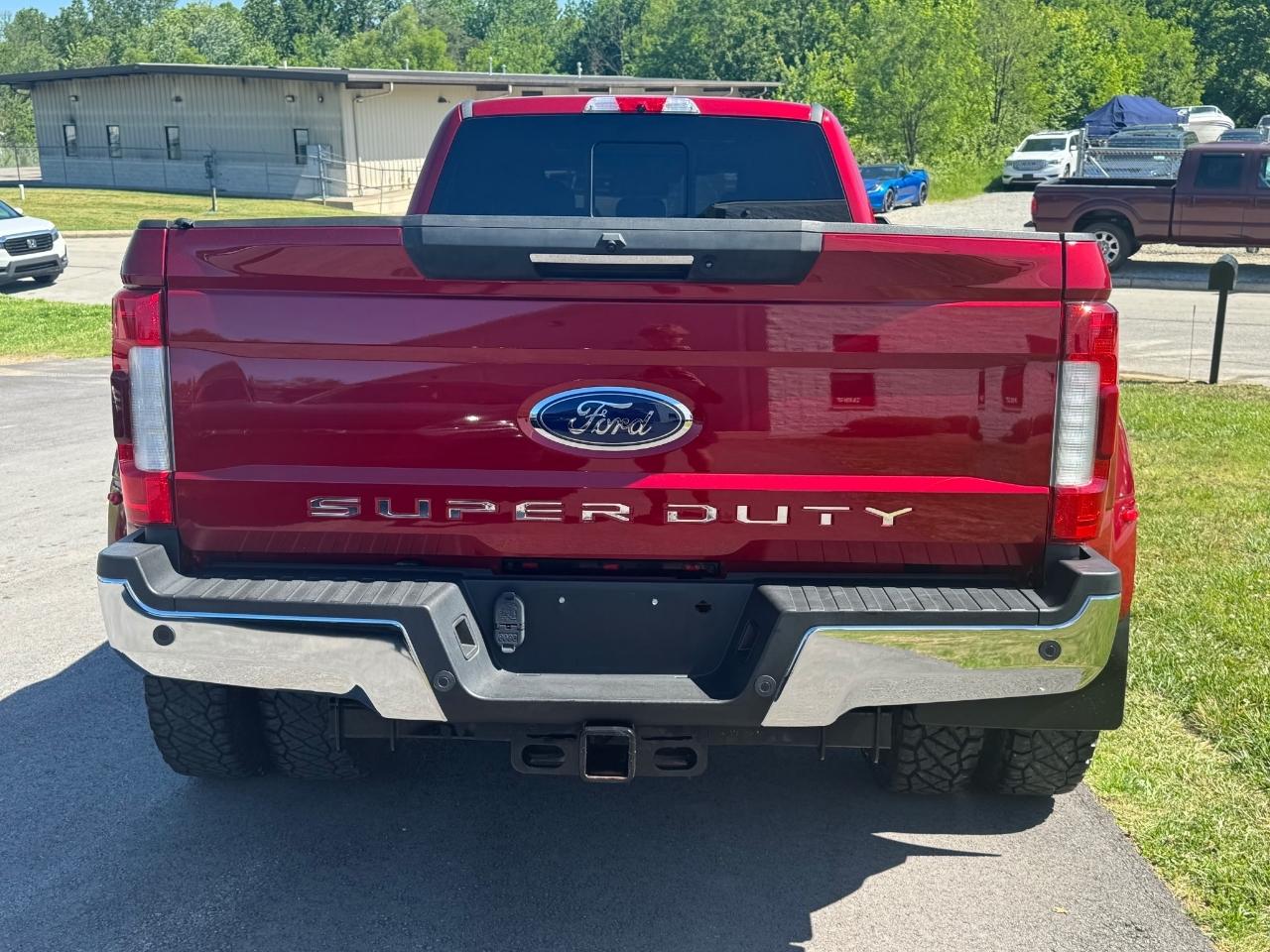 Ford F-350 SD Lariat Crew Cab 4WD DRW 2017