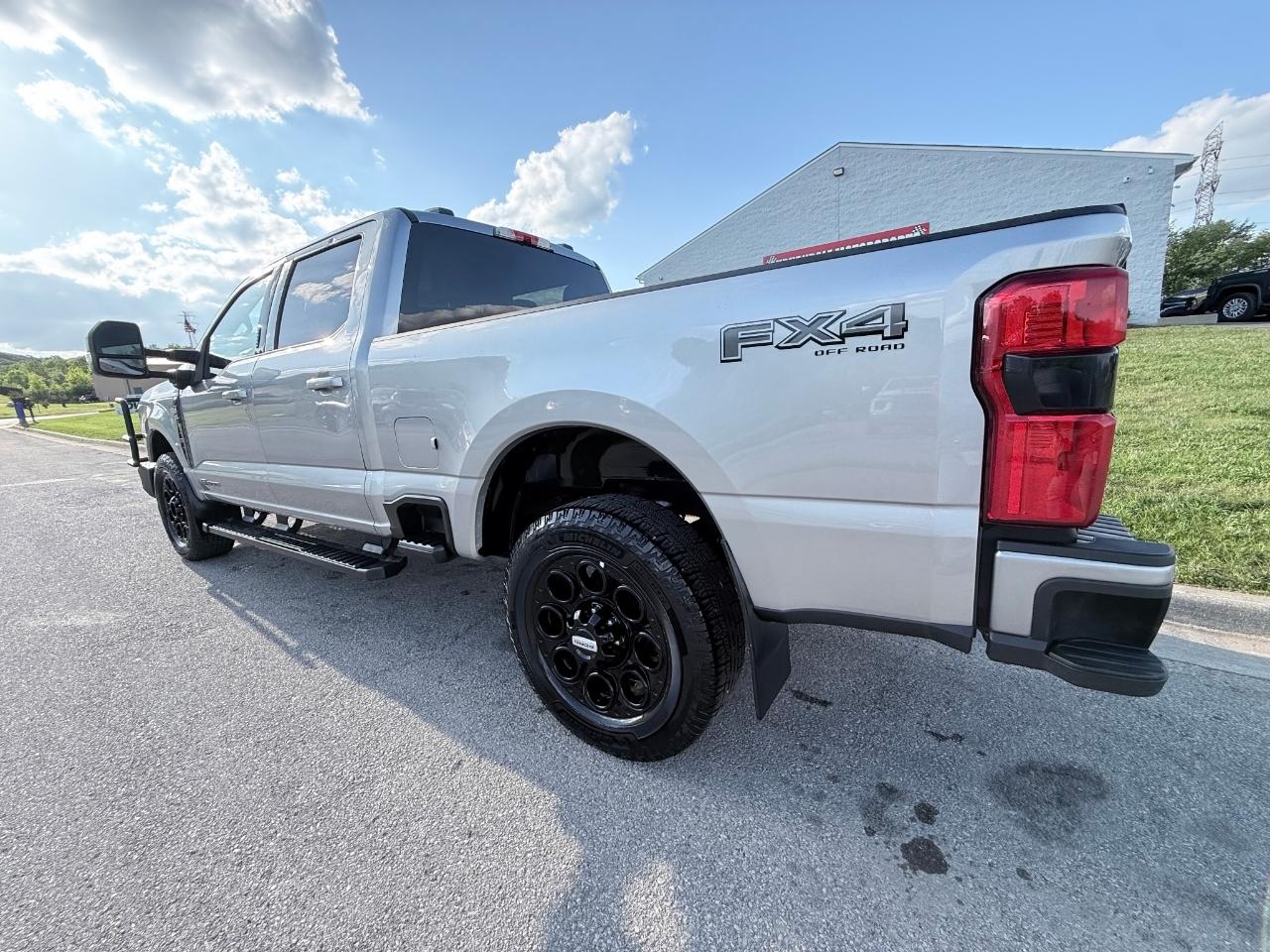 Ford F-350 SD XLT 4WD 2023