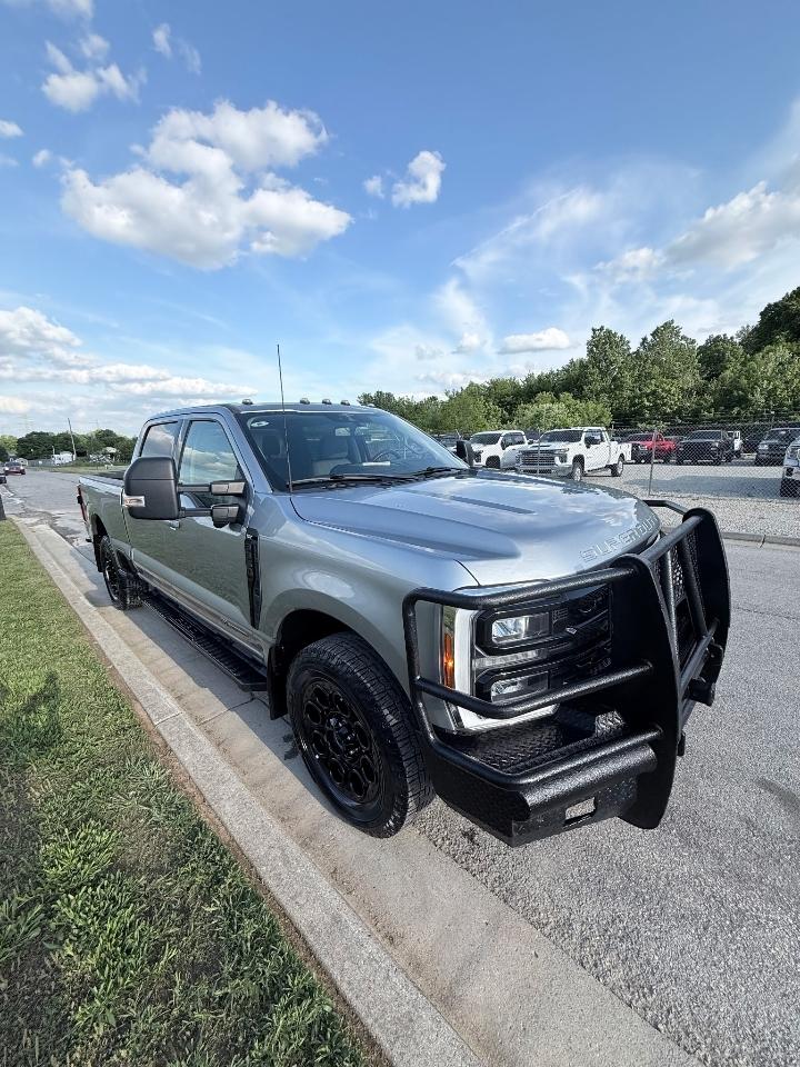 Ford F-350 SD XLT 4WD 2023