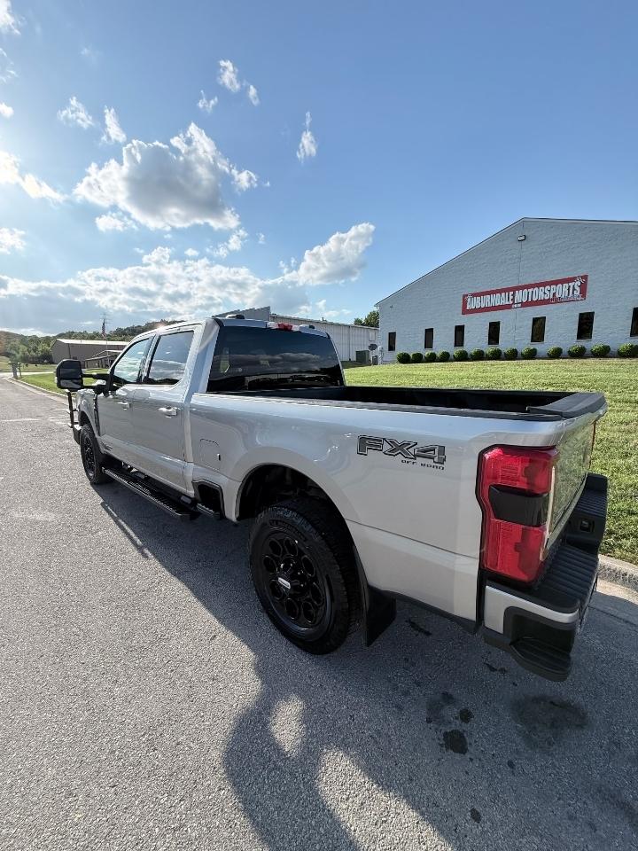 Ford F-350 SD XLT 4WD 2023