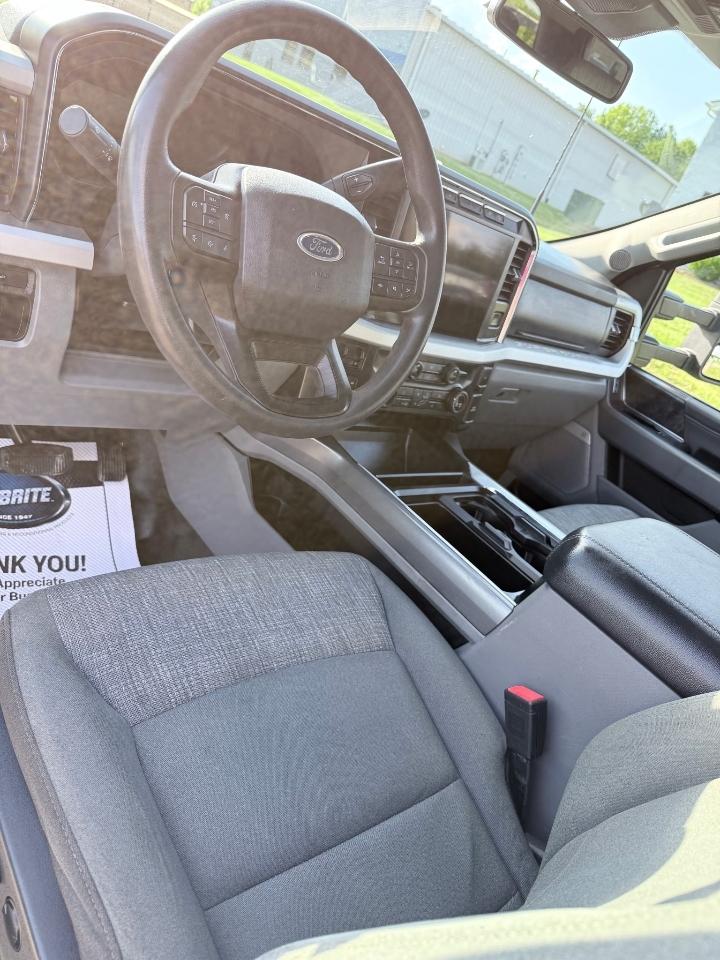 Ford F-350 SD XLT 4WD 2023