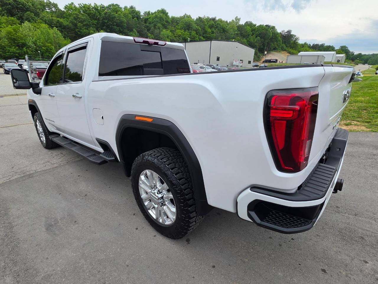 GMC Sierra 3500HD Denali Crew Cab Long Box 4WD 2022