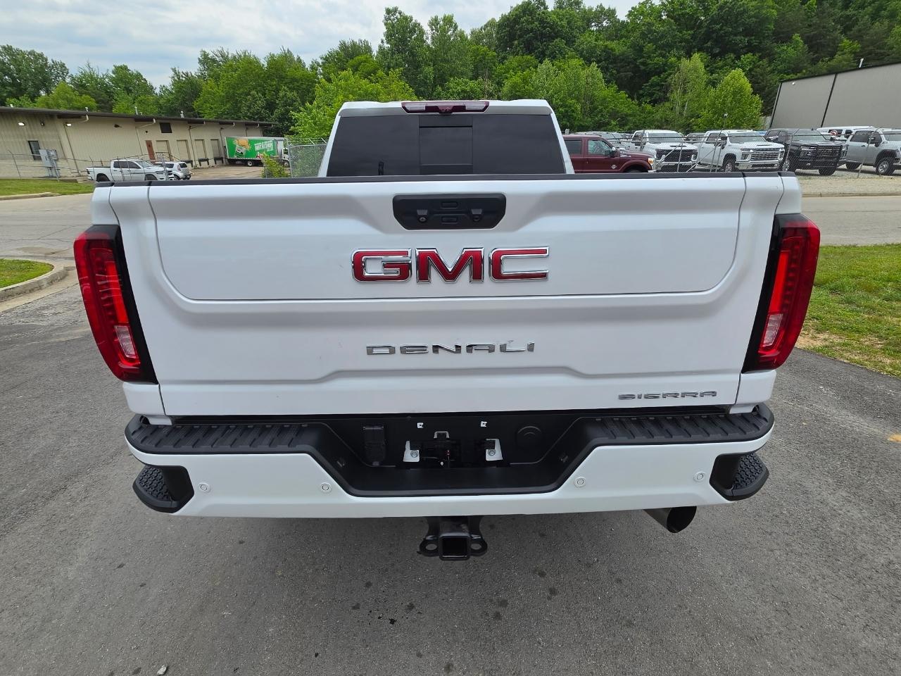 GMC Sierra 3500HD Denali Crew Cab Long Box 4WD 2022