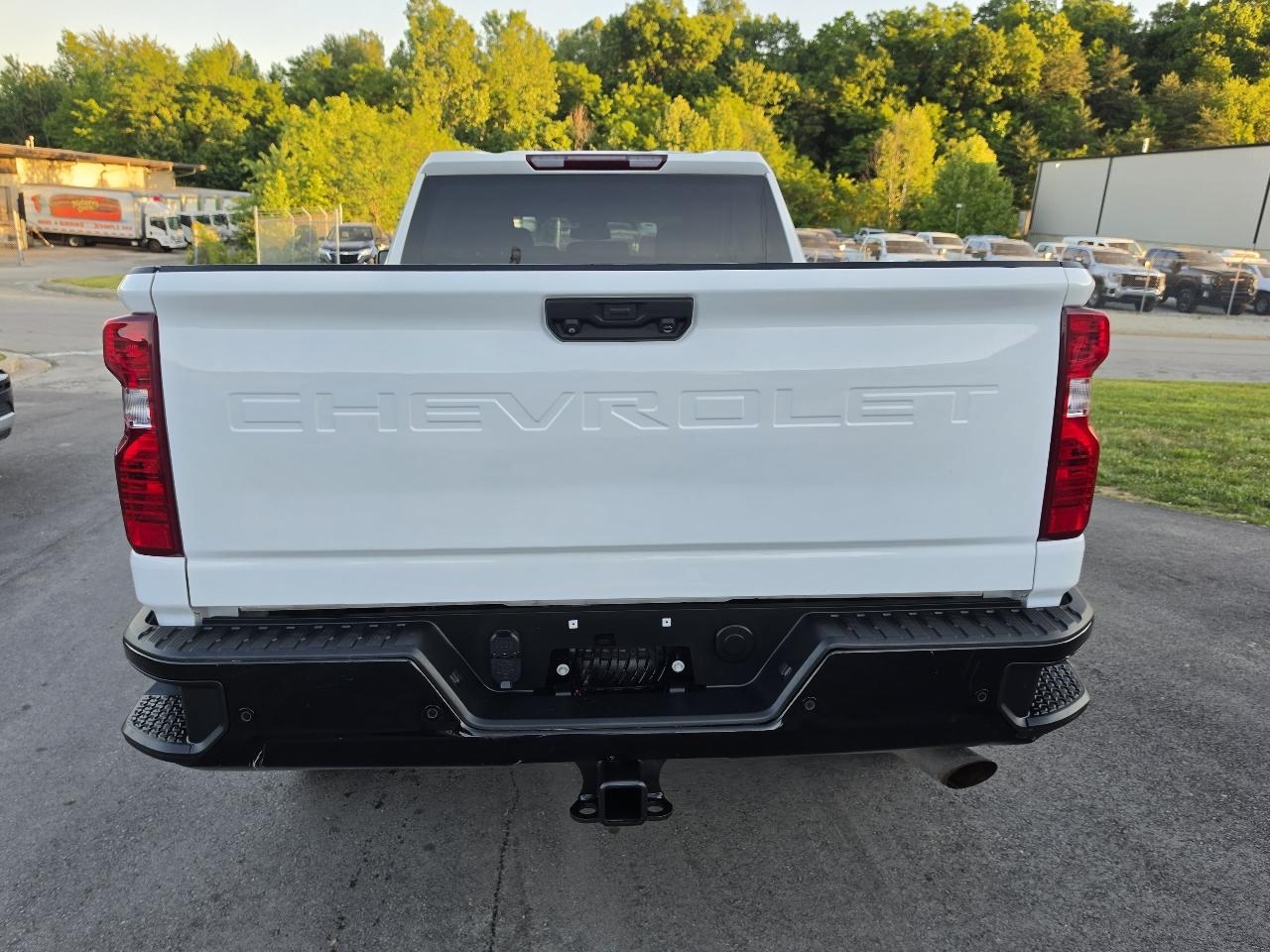 Chevrolet Silverado 2500HD Custom Crew Cab Short Box 4WD 2024