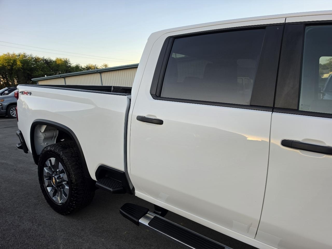 Chevrolet Silverado 2500HD Custom Crew Cab Short Box 4WD 2024