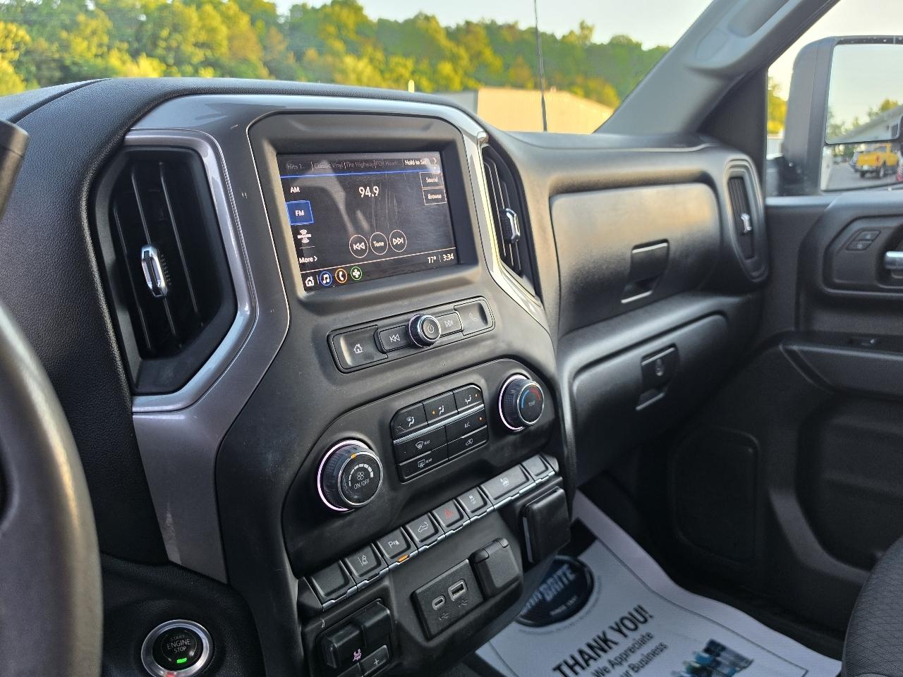 Chevrolet Silverado 2500HD Custom Crew Cab Short Box 4WD 2024