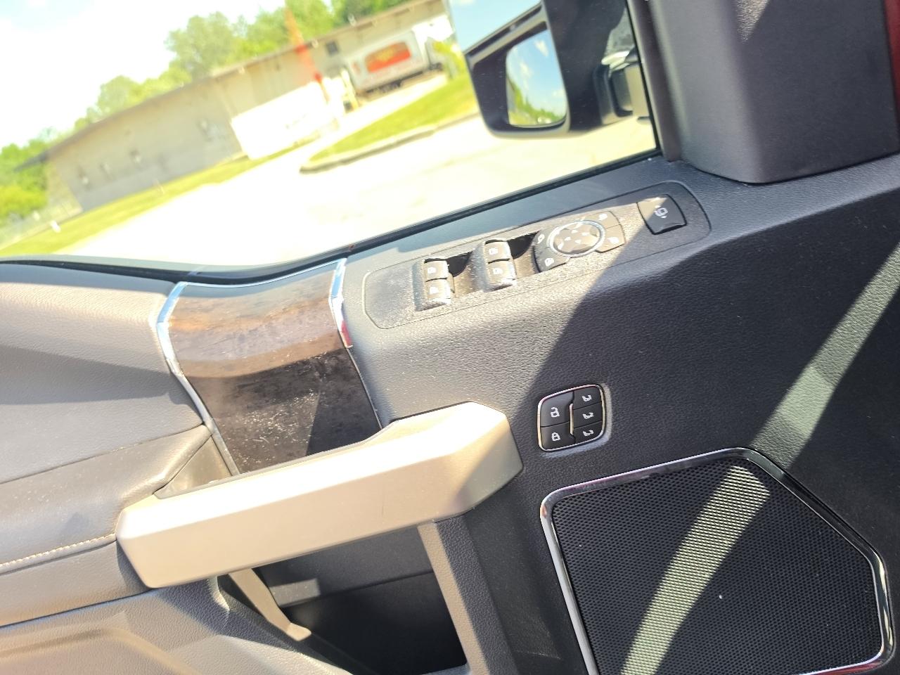 Ford F-250 SD Lariat Crew Cab 4WD 2022