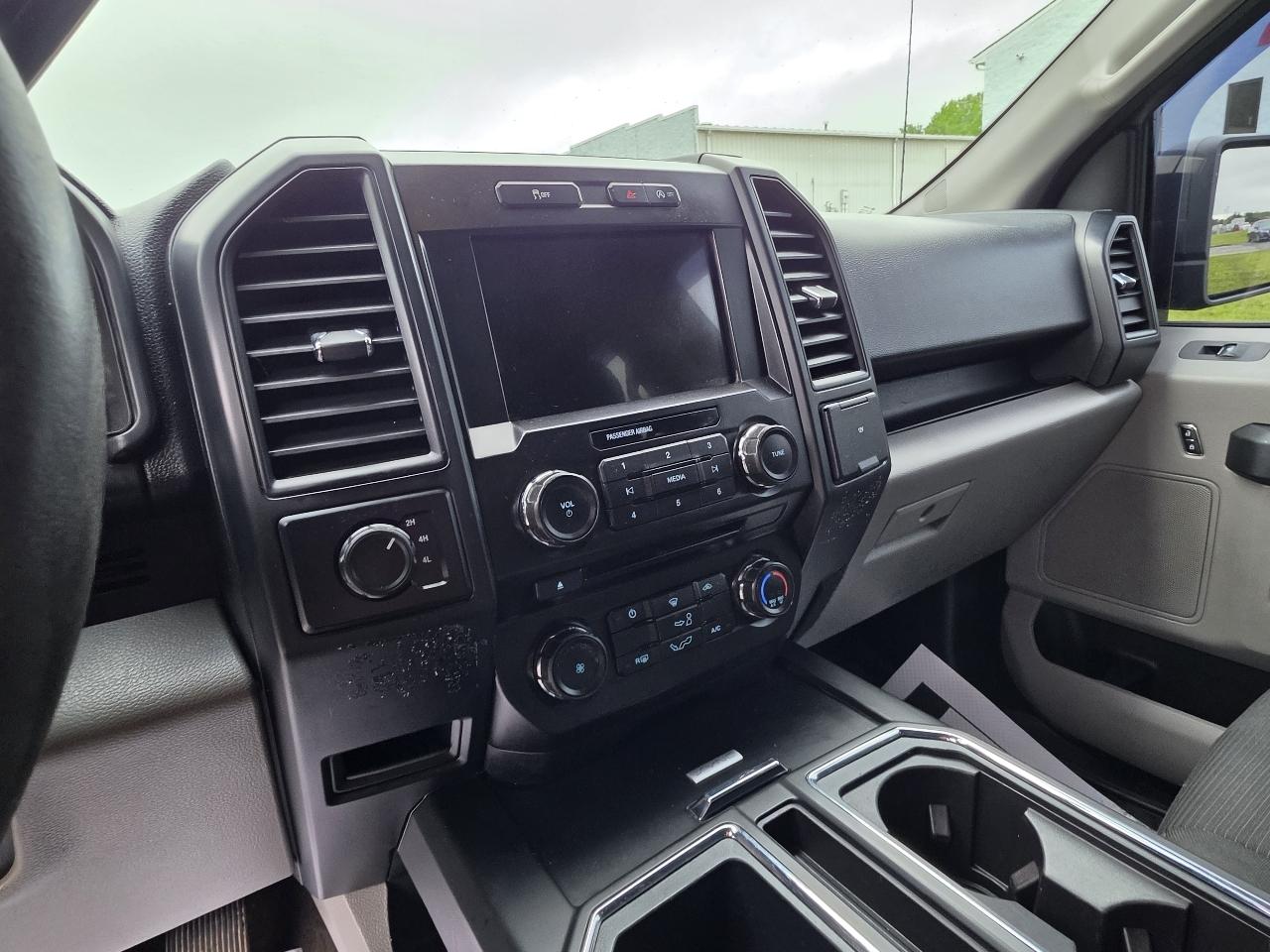 Ford F-150 4WD SuperCab 133" XLT 2018