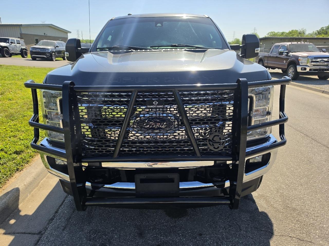 Ford F-350 SD Lariat Crew Cab 4WD 2018