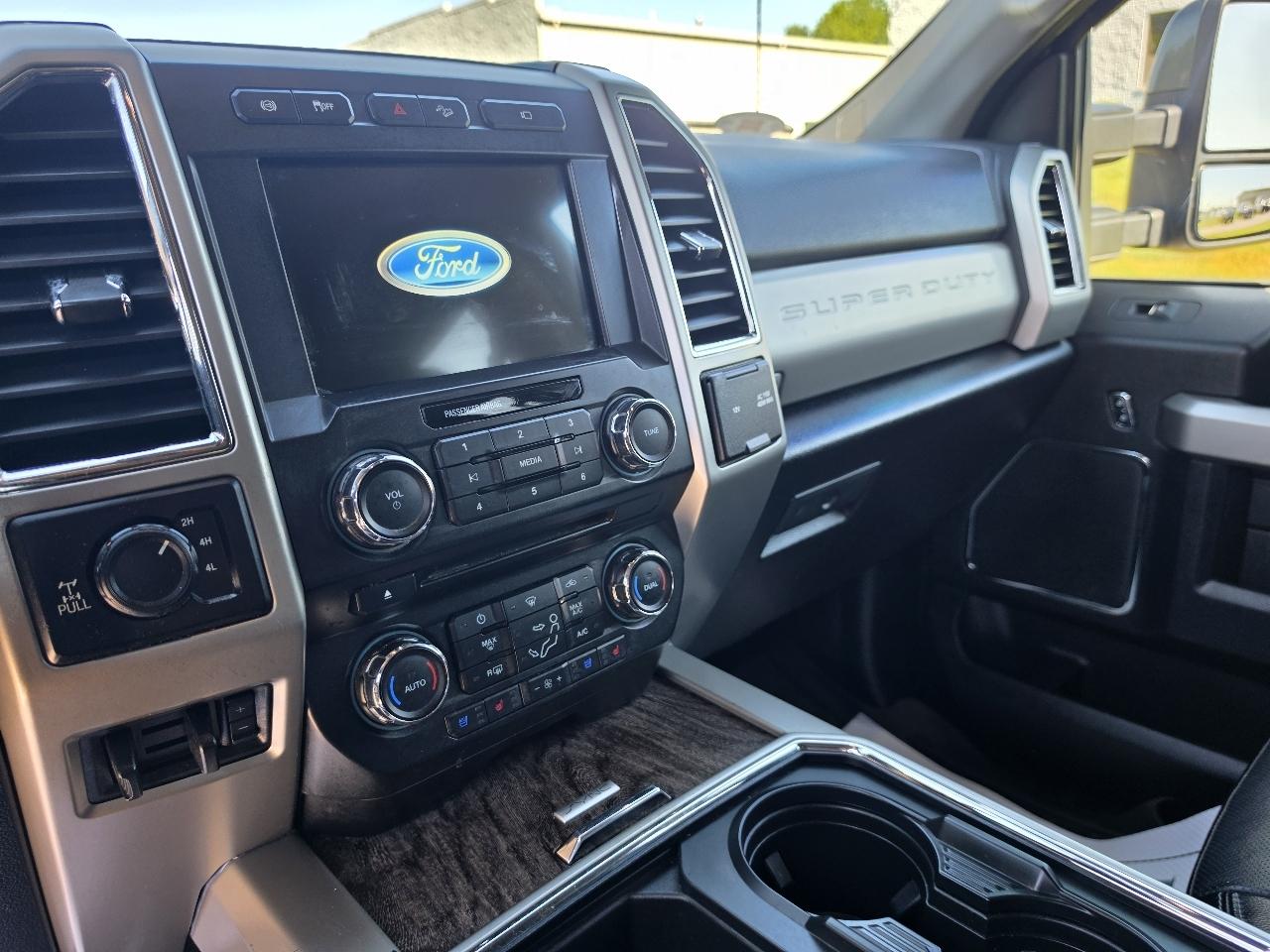 Ford F-350 SD Lariat Crew Cab 4WD 2018