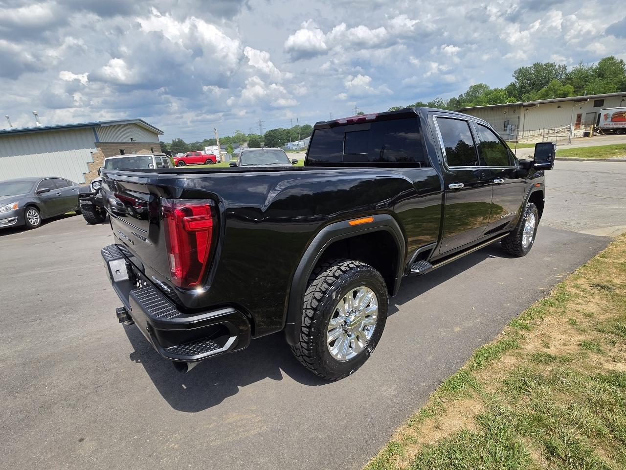 GMC Sierra 2500HD Denali Crew Cab 4WD SB 2022