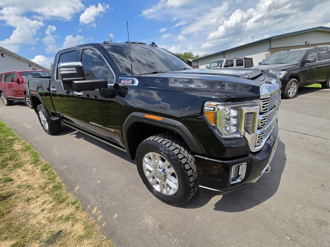 GMC Sierra 2500HD Denali Crew Cab 4WD SB 2022