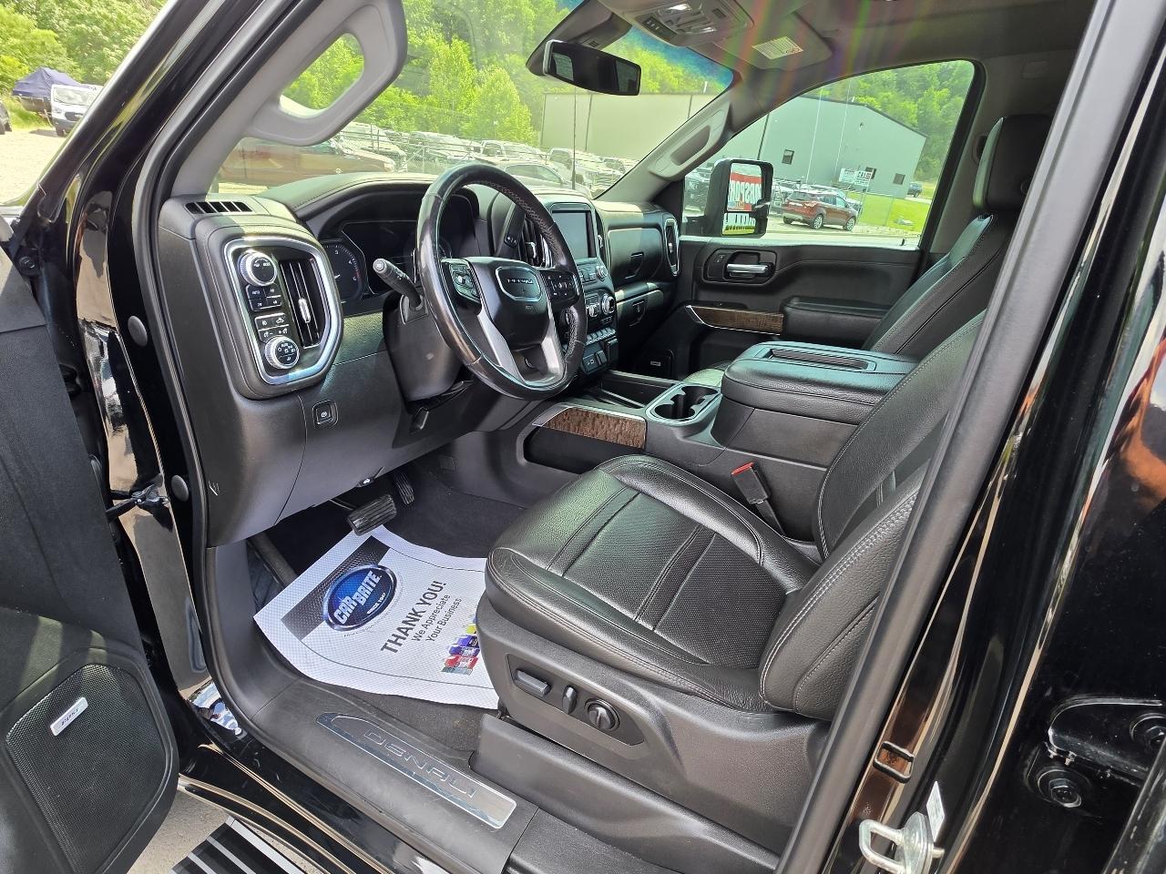 GMC Sierra 2500HD Denali Crew Cab 4WD SB 2022