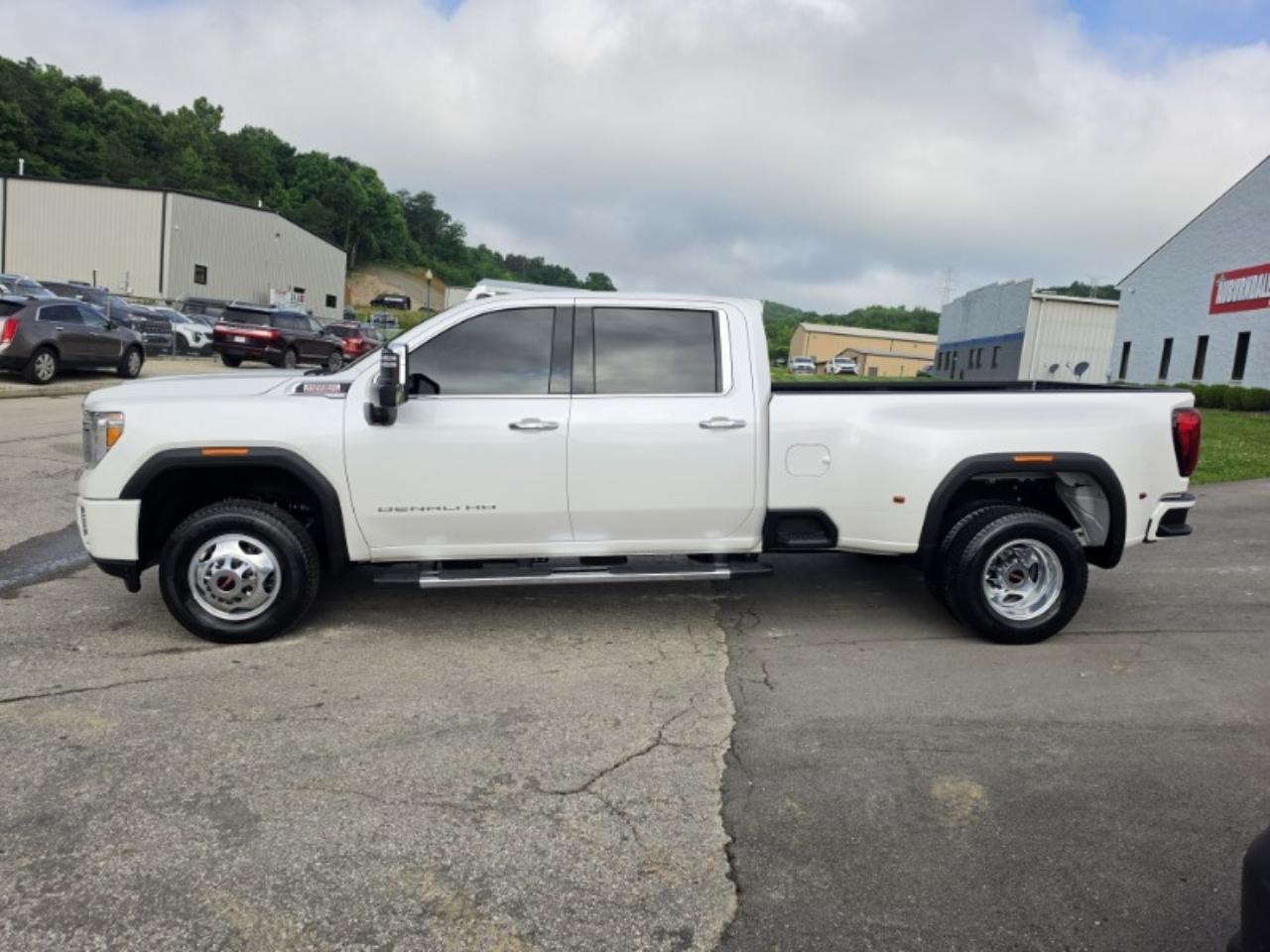 GMC Sierra 3500HD Denali Crew Cab Long Box 4WD 2022